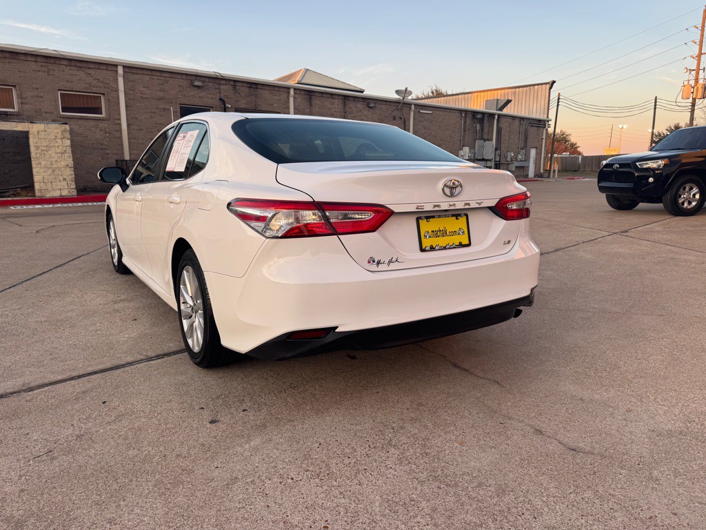 2018 Toyota Camry Image 23