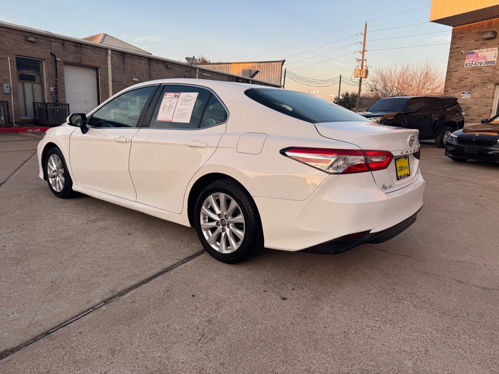 2018 Toyota Camry Image 24