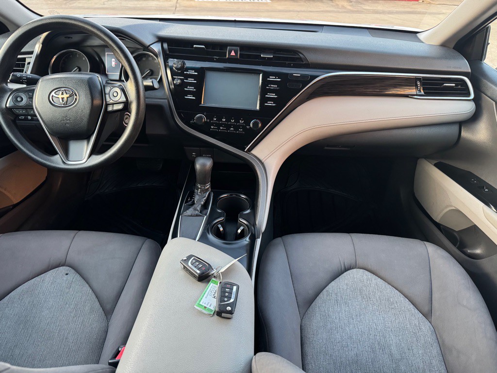 2018 Toyota Camry Image 31