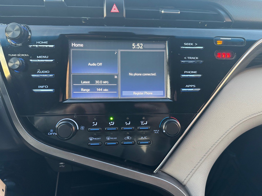 2018 Toyota Camry Image 34