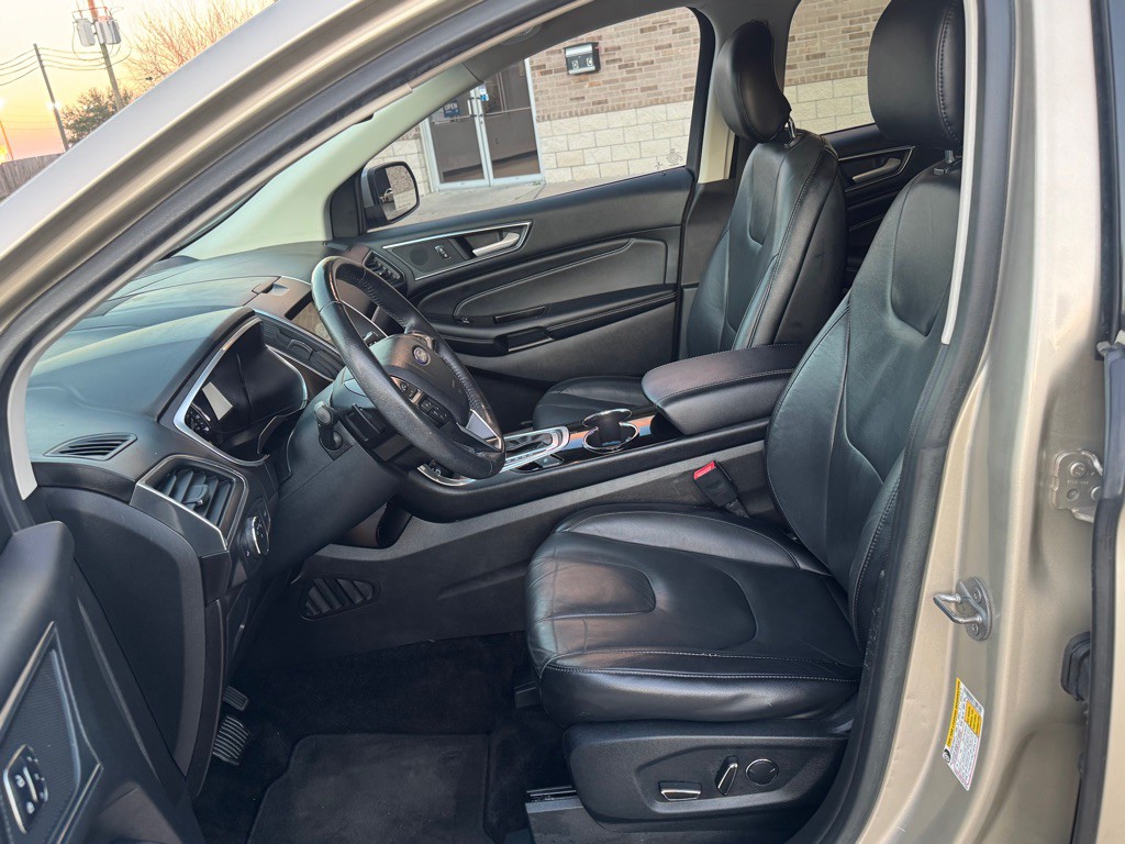 2017 Ford Edge Image 17