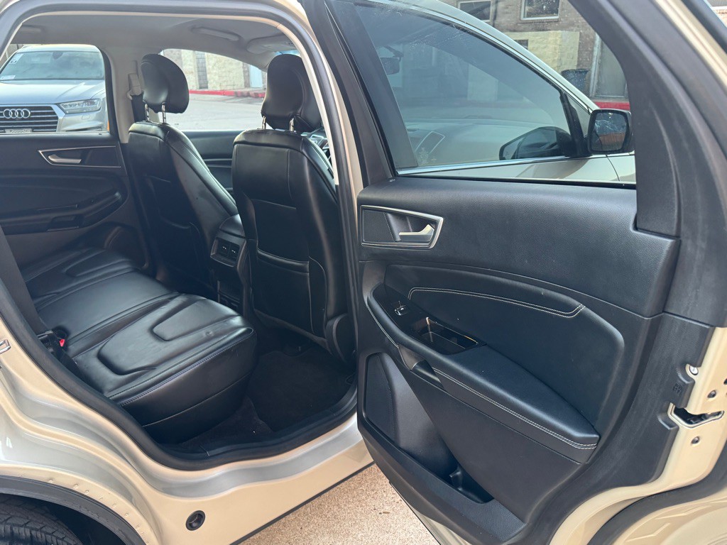 2017 Ford Edge Image 20