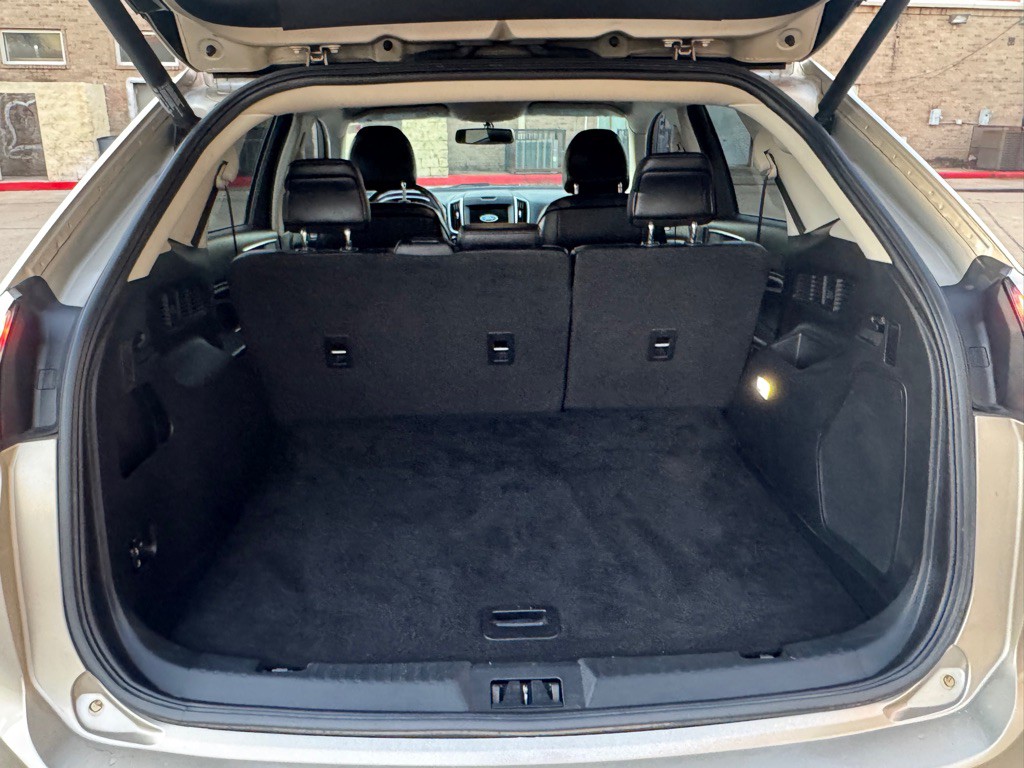 2017 Ford Edge Image 24