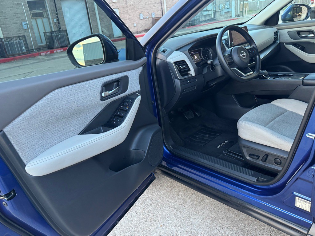 2023 Nissan Rogue Image 18