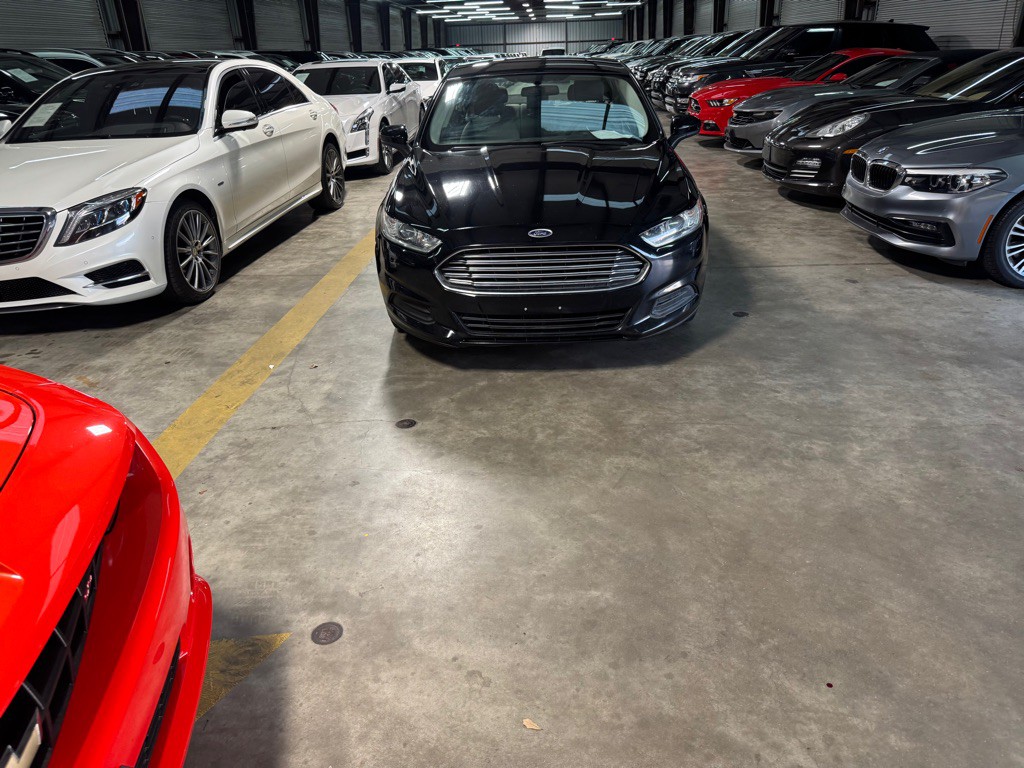 2016 Ford Fusion Image 2