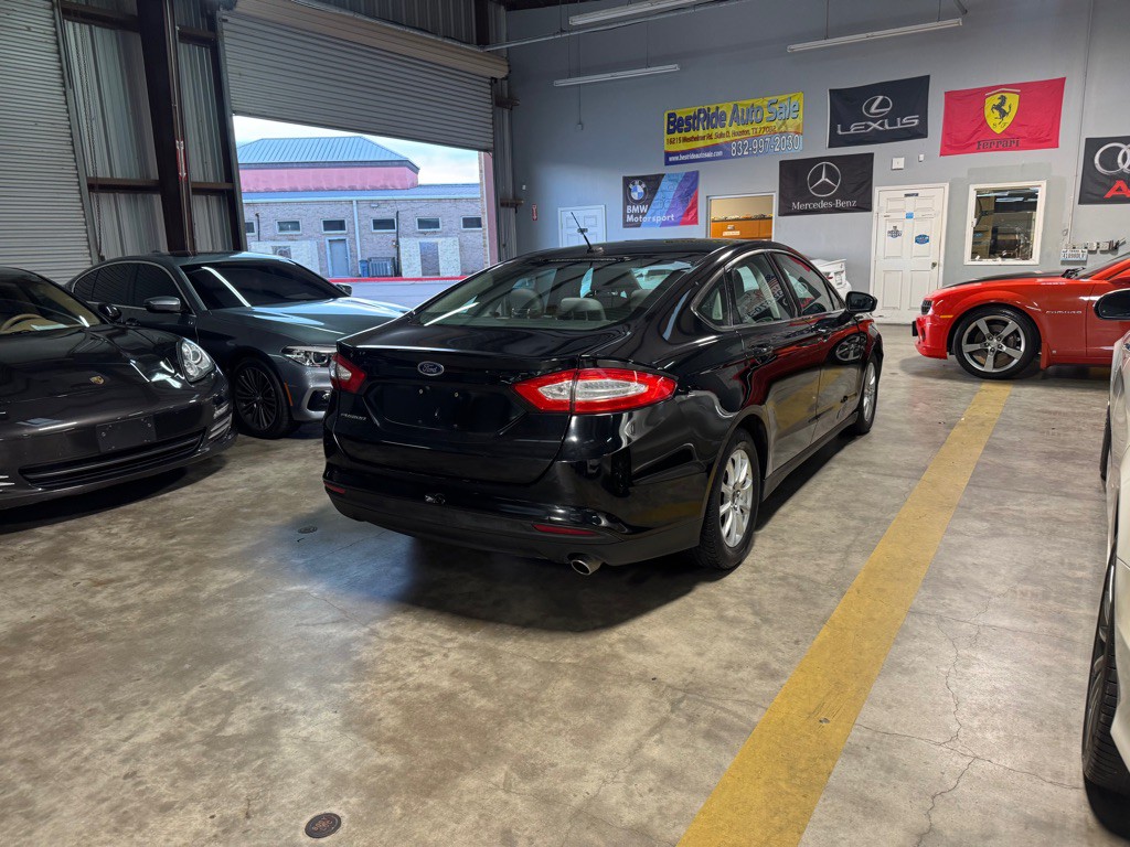 2016 Ford Fusion Image 4