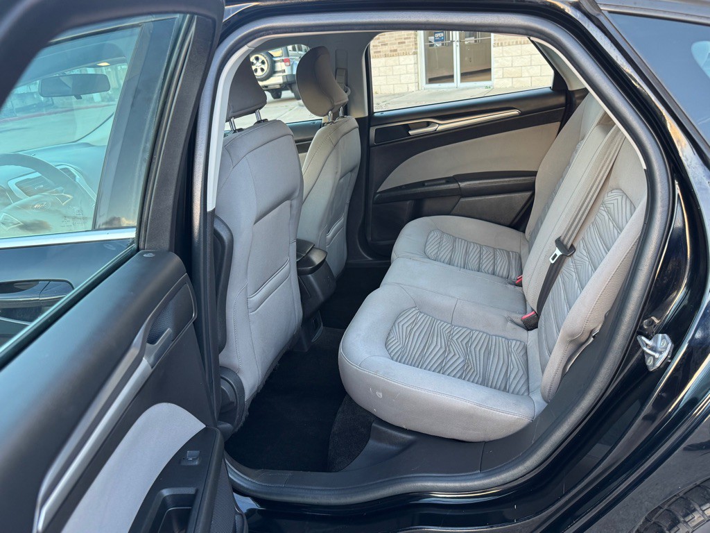 2016 Ford Fusion Image 18