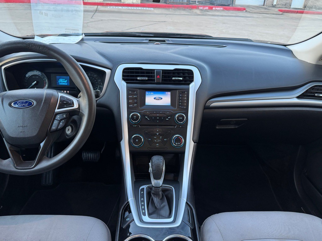 2016 Ford Fusion Image 19