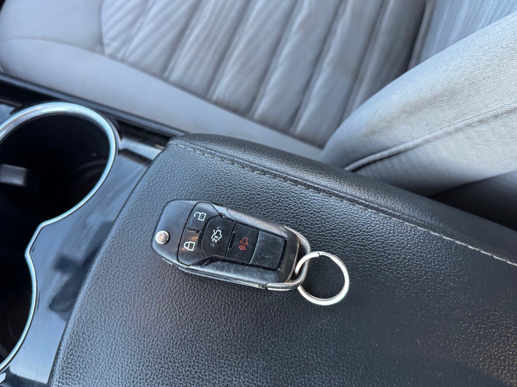 2016 Ford Fusion Image 25