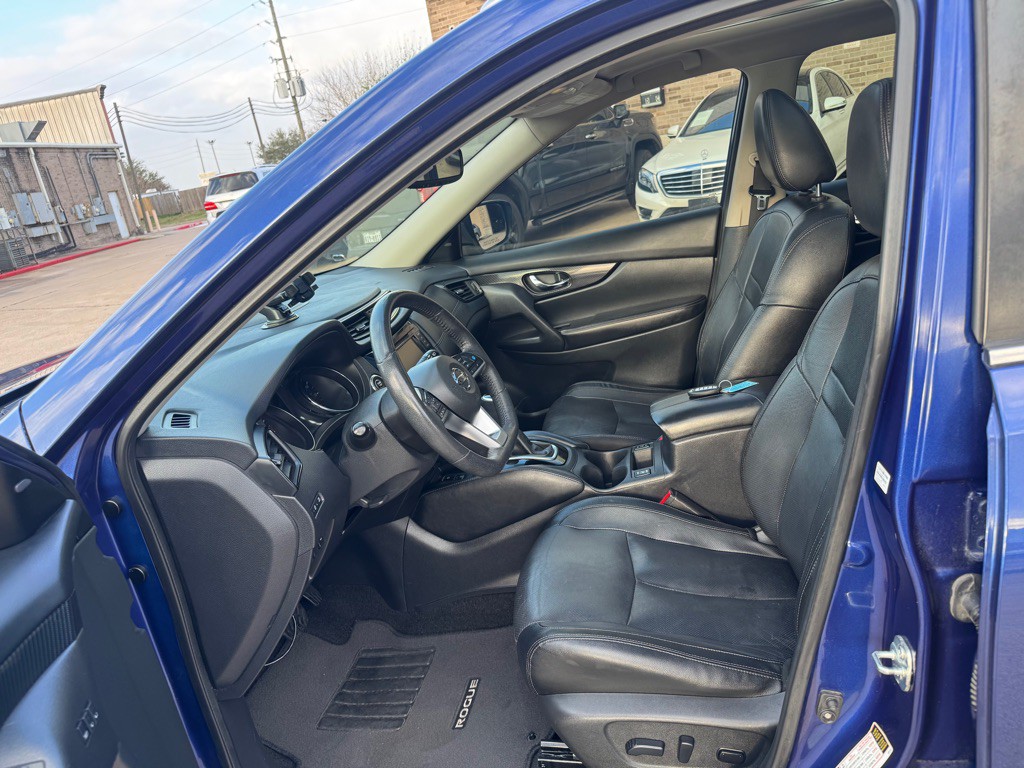 2019 Nissan Rogue Image 21