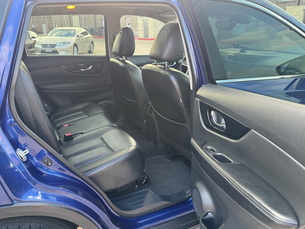 2019 Nissan Rogue Image 24