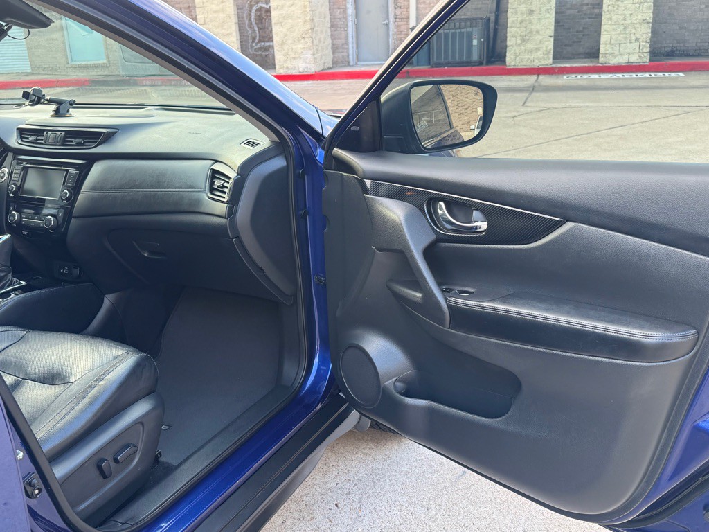 2019 Nissan Rogue Image 25