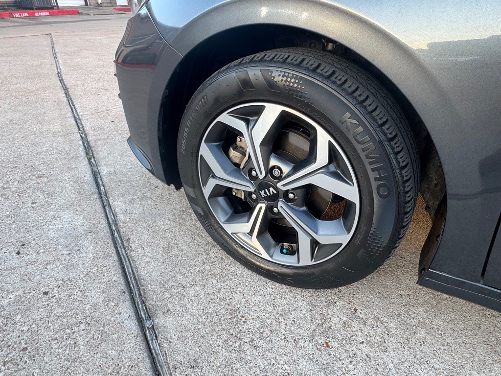 2020 Kia Forte Image 32