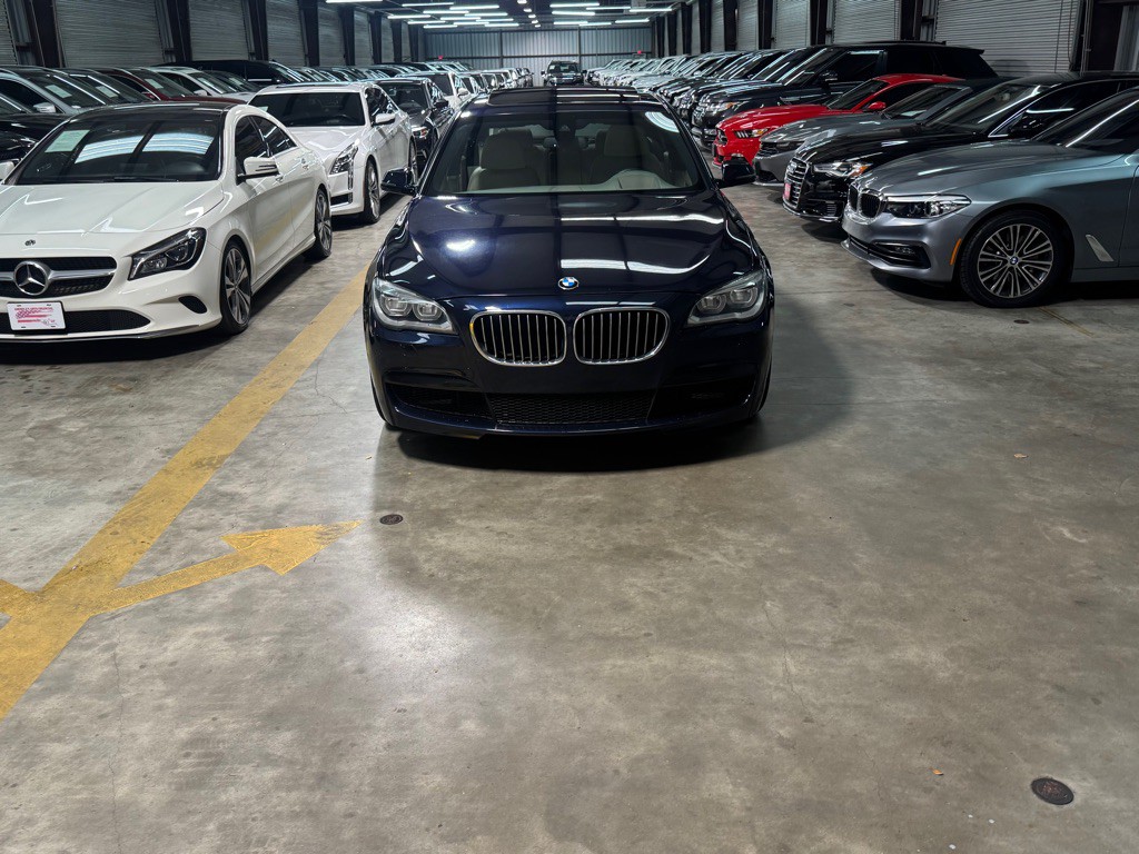 2015 BMW 7 Series Image 2