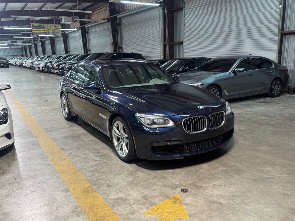 2015 BMW 7 Series Image 3