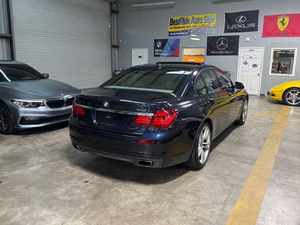 2015 BMW 7 Series Image 4