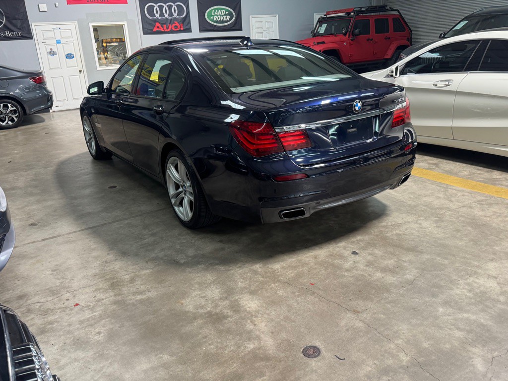 2015 BMW 7 Series Image 6