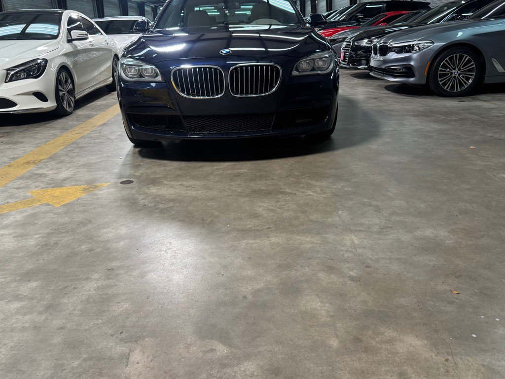 2015 BMW 7 Series Image 8