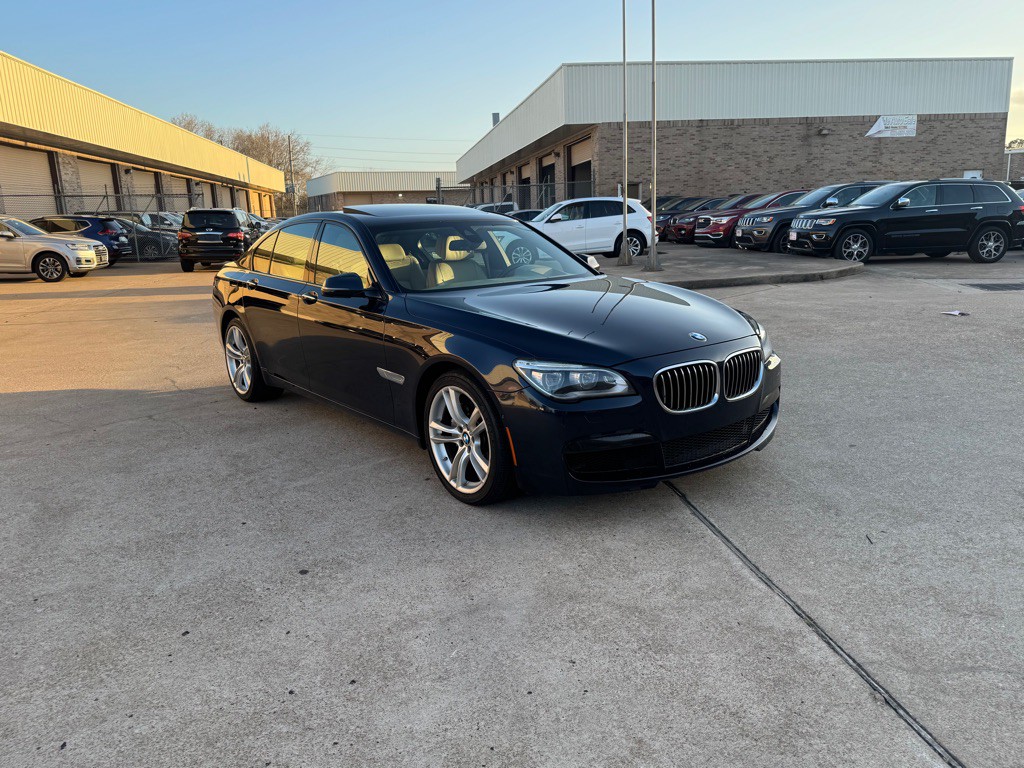 2015 BMW 7 Series Image 13