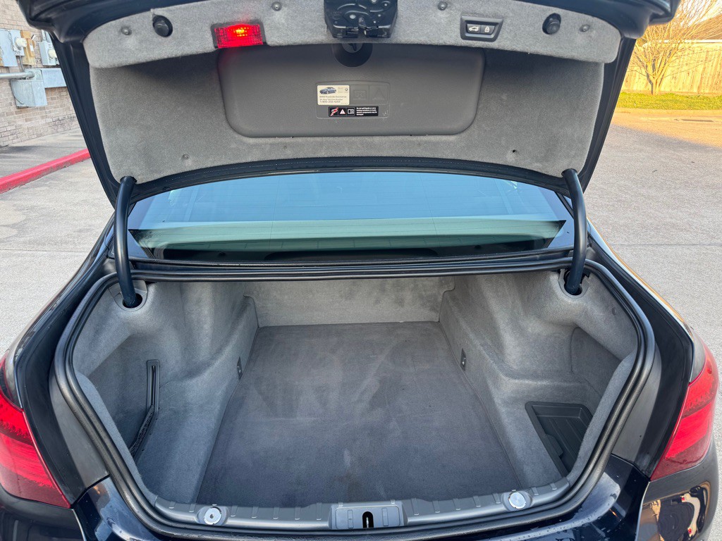 2015 BMW 7 Series Image 27