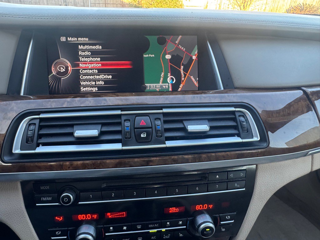 2015 BMW 7 Series Image 31