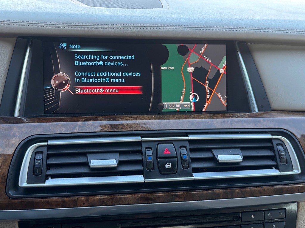 2015 BMW 7 Series Image 33