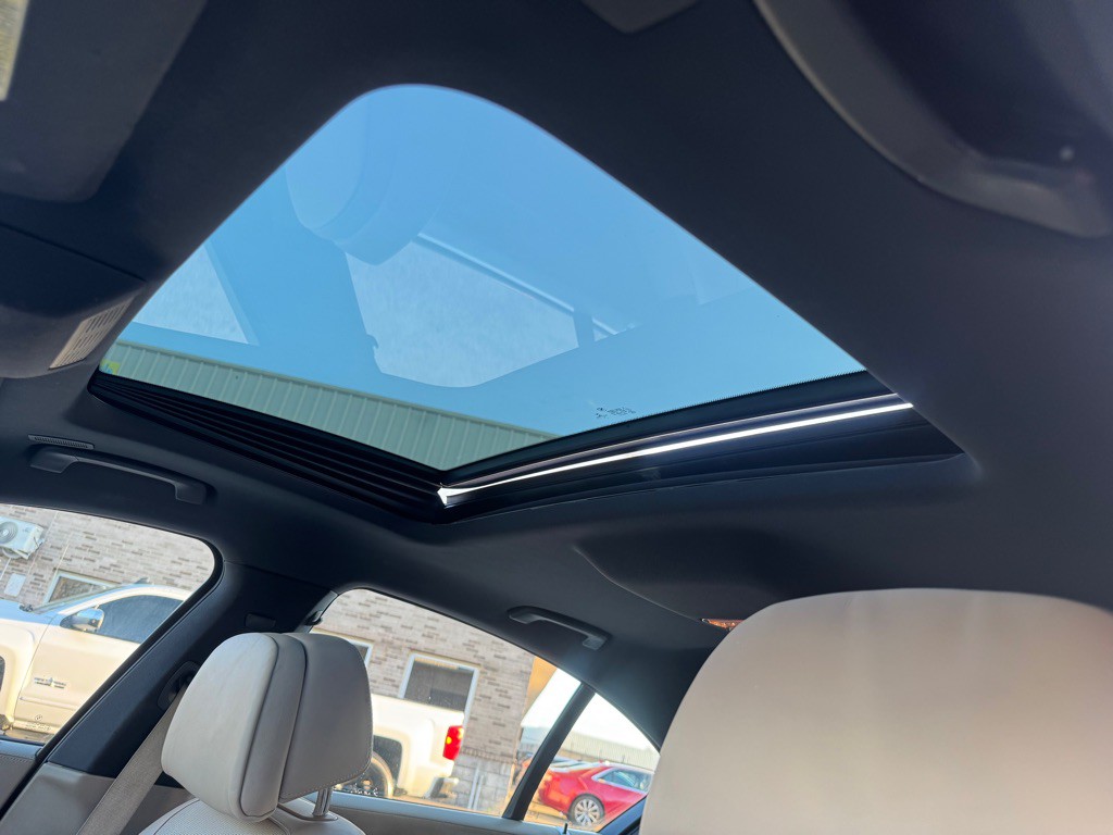 2015 BMW 7 Series Image 36