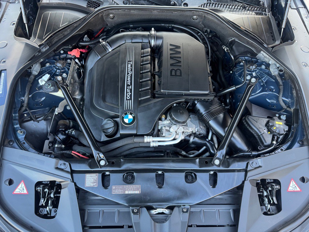 2015 BMW 7 Series Image 39