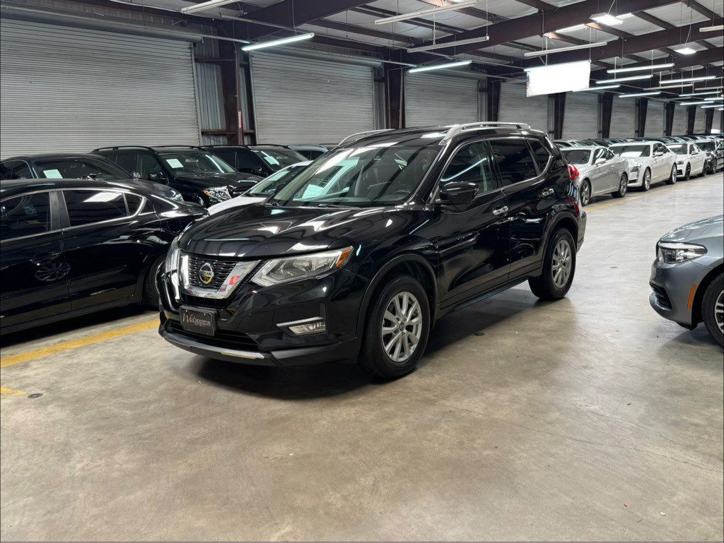 2018 Nissan Rogue Image 1