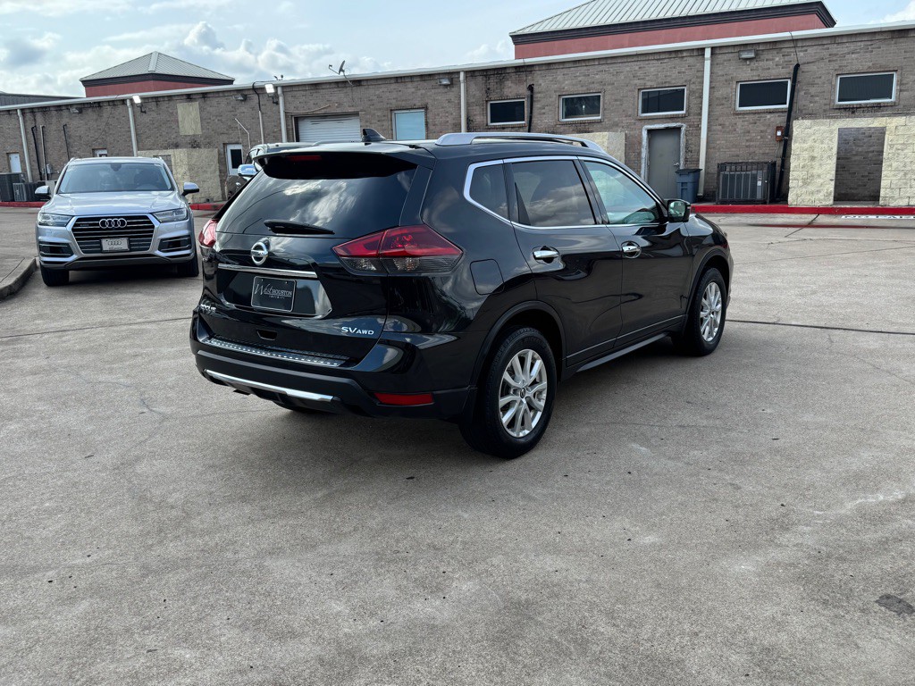 2018 Nissan Rogue Image 13