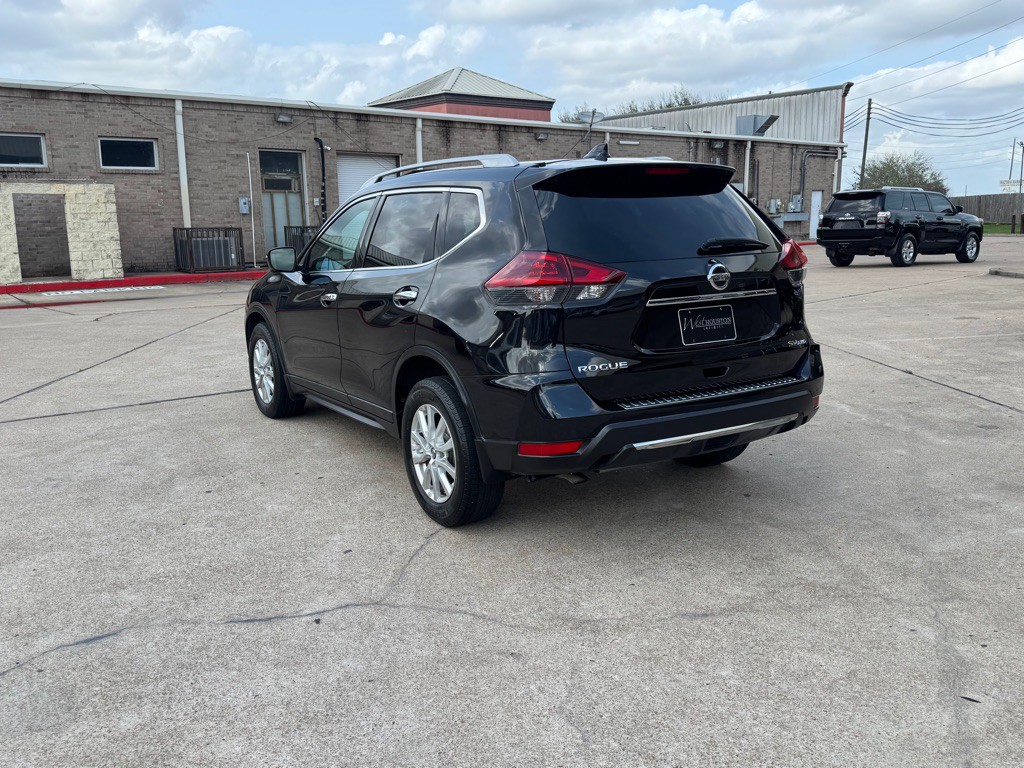 2018 Nissan Rogue Image 15