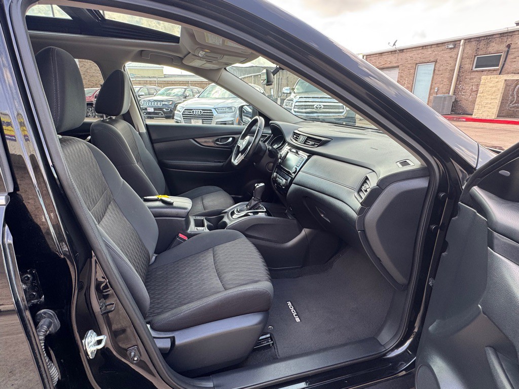 2018 Nissan Rogue Image 22