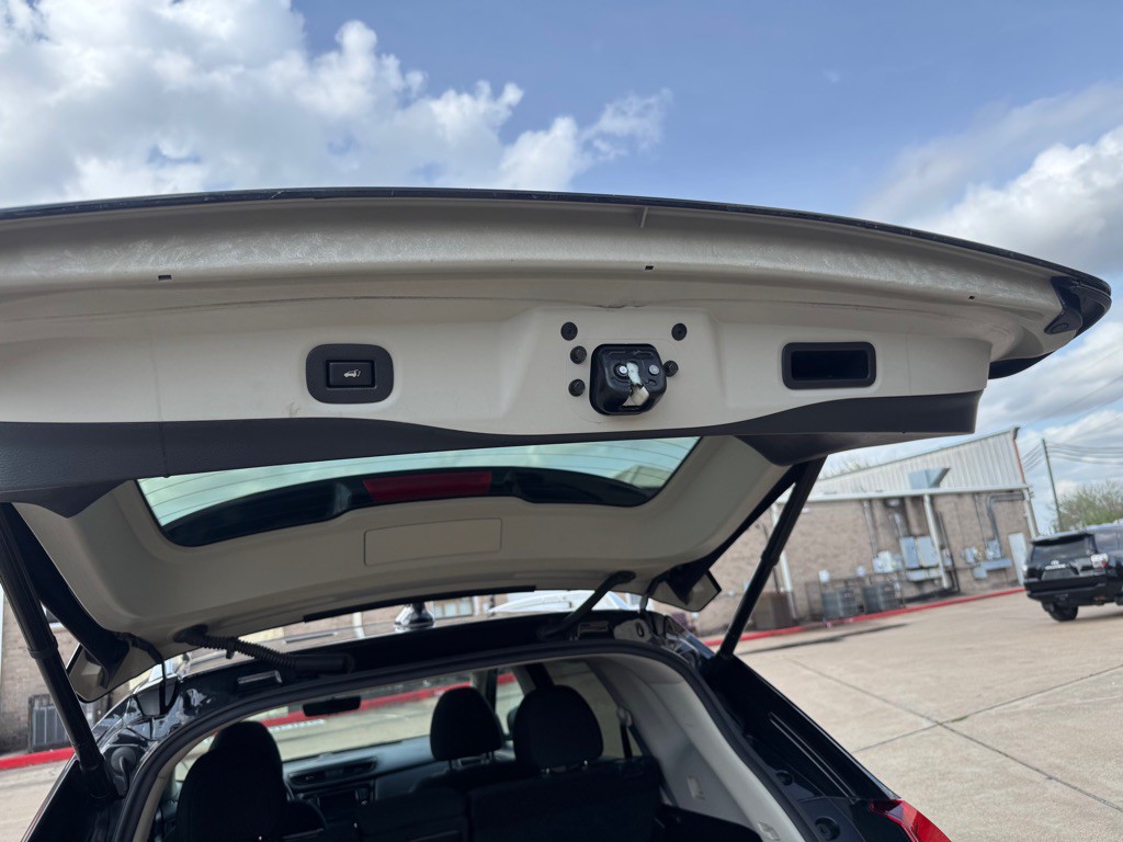 2018 Nissan Rogue Image 25