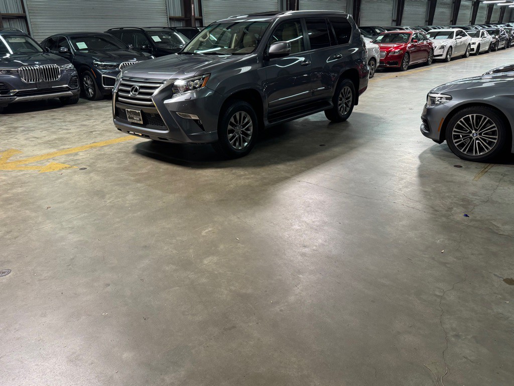 2015 Lexus GX Image 9