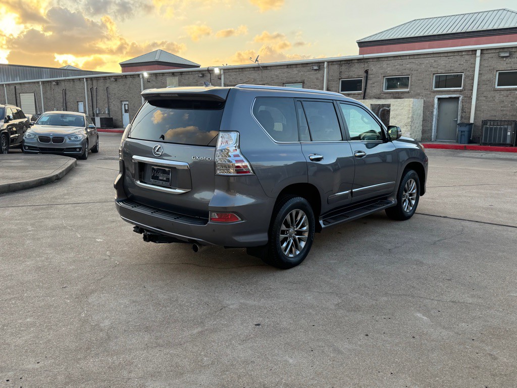 2015 Lexus GX Image 16
