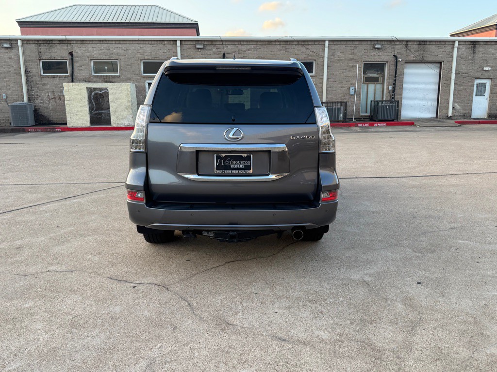 2015 Lexus GX Image 17