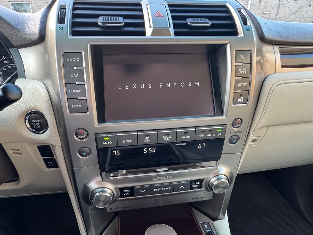 2015 Lexus GX Image 33