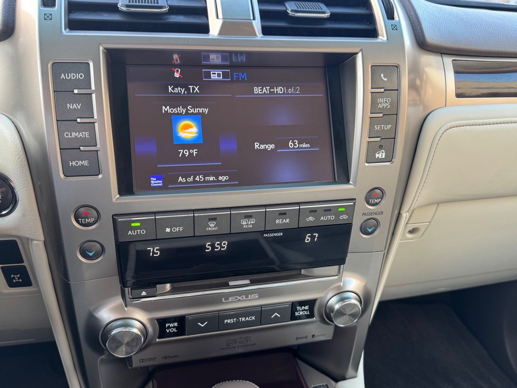 2015 Lexus GX Image 35