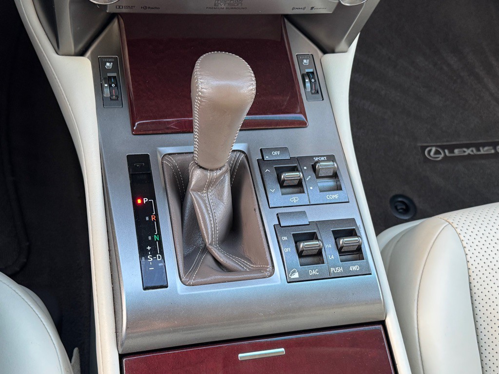 2015 Lexus GX Image 39