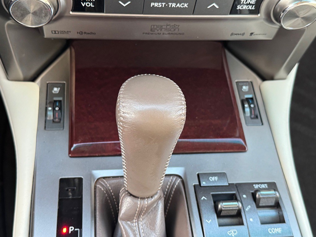 2015 Lexus GX Image 41