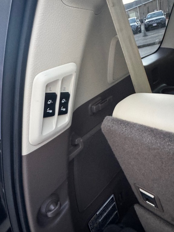 2015 Lexus GX Image 50