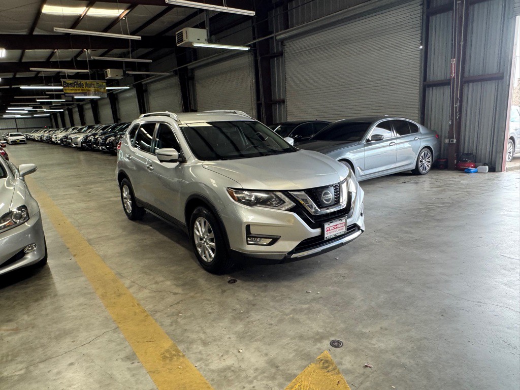 2017 Nissan Rogue Image 3