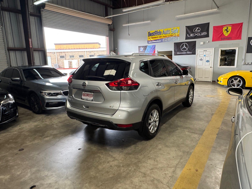 2017 Nissan Rogue Image 4