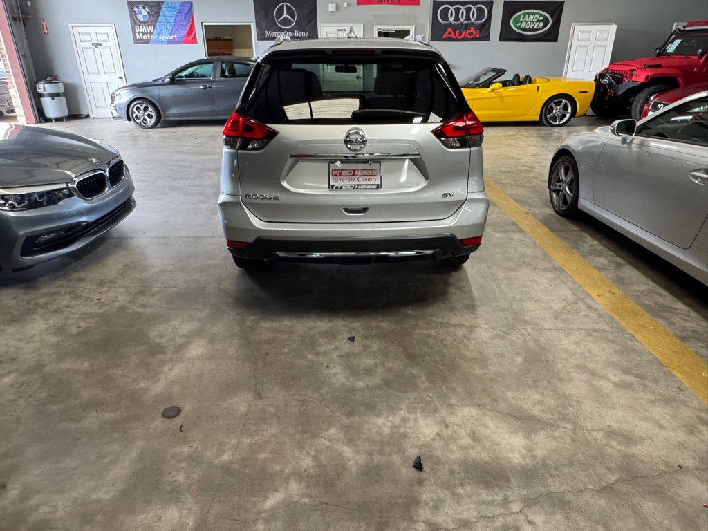 2017 Nissan Rogue Image 5