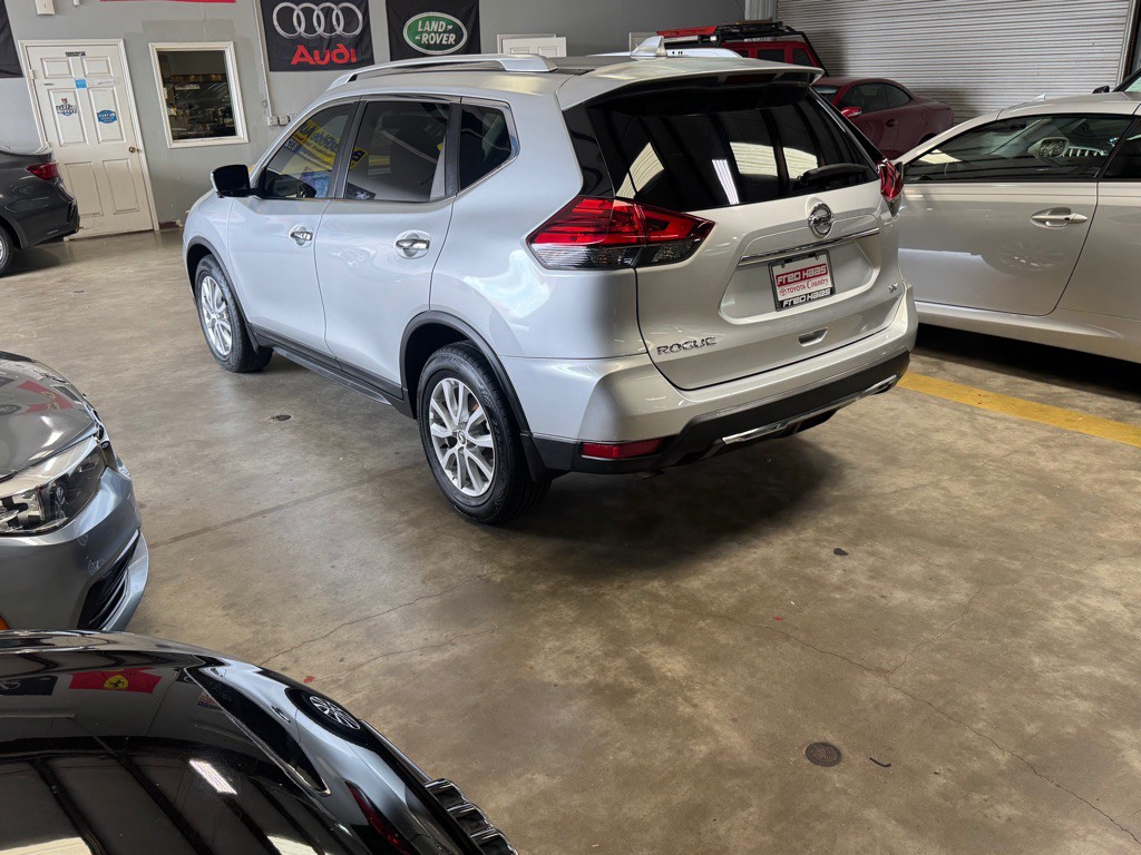 2017 Nissan Rogue Image 7