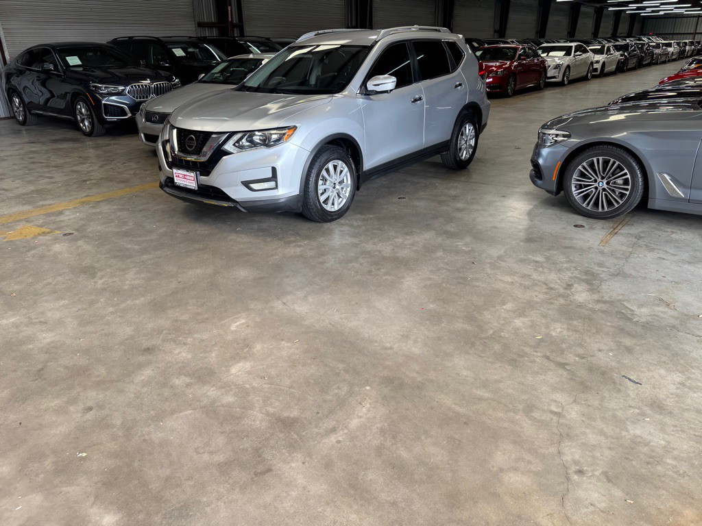 2017 Nissan Rogue Image 8