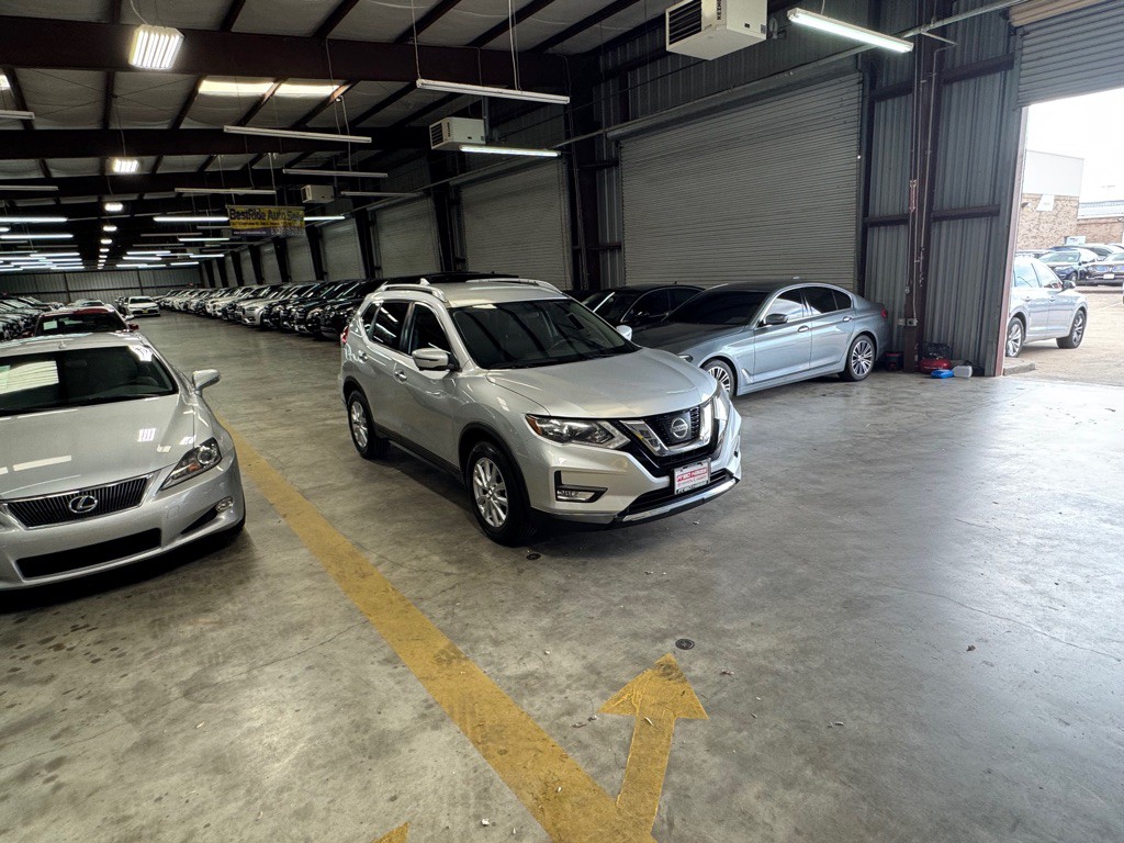 2017 Nissan Rogue Image 10