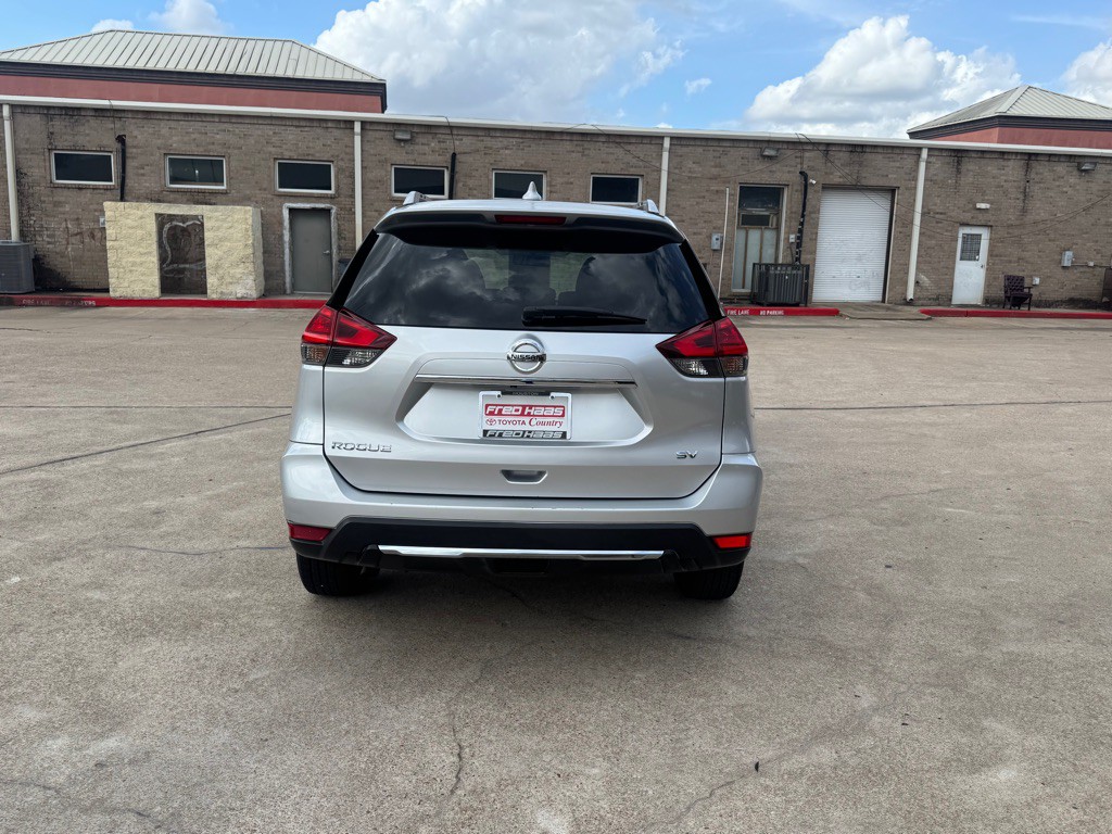 2017 Nissan Rogue Image 16