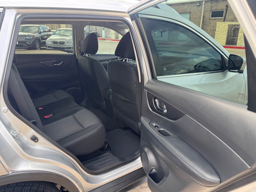 2017 Nissan Rogue Image 23