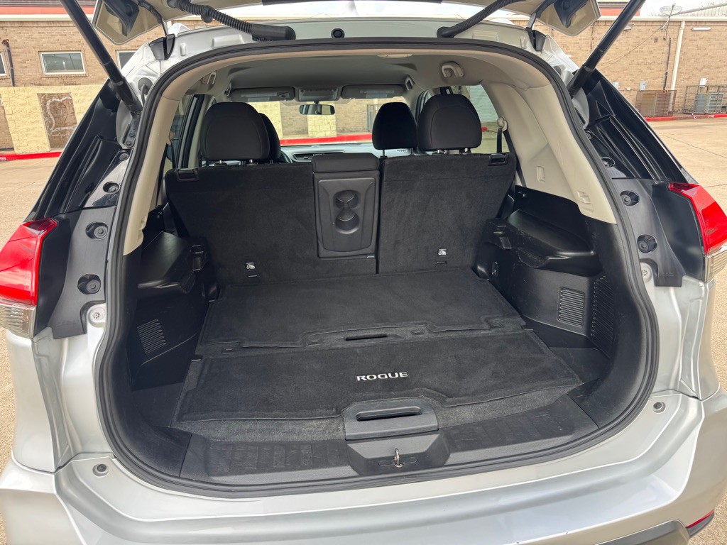 2017 Nissan Rogue Image 29